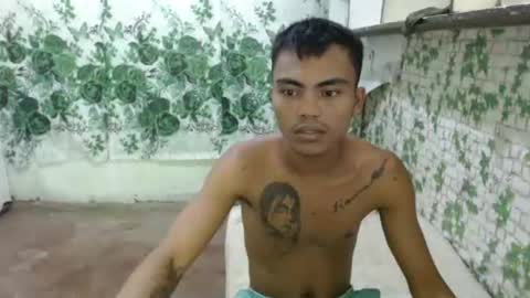 kenneth_jeey online show from May 12, 8:01 am