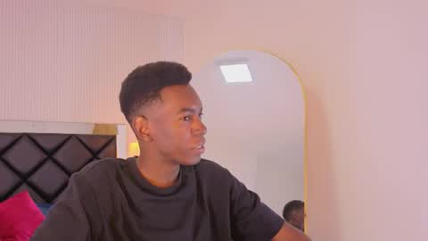 Kenneth smisth online show from December 21, 3:36 am