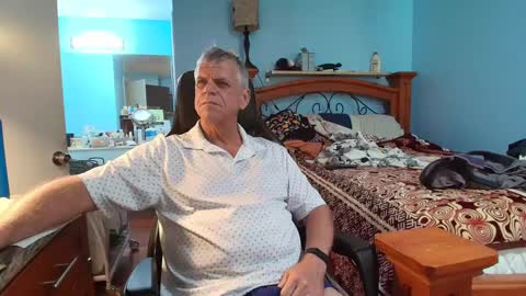 Snapshot of kent_ham chatting on October 1, 10:25 pm kent_ham online show from October 1, 10:25 pm