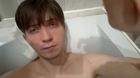 Snapshot of kero180 chatting on February 10, 1:03 am Kero online show from February 10, 1:03 am