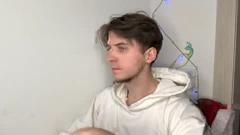 Kero online show from April 26, 8:27 pm