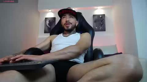 Snapshot of keviin_wolf chatting on September 23, 4:12 am Keviin online show from September 23, 4:12 am