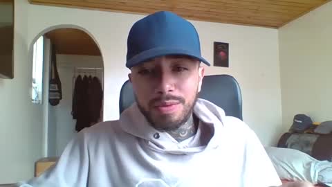 Snapshot of keviin_wolf chatting on October 7, 1:04 pm Keviin online show from October 7, 1:04 pm