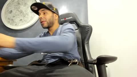 Snapshot of kevin_bronx chatting on October 12, 11:21 pm Kevin online show from October 12, 11:21 pm