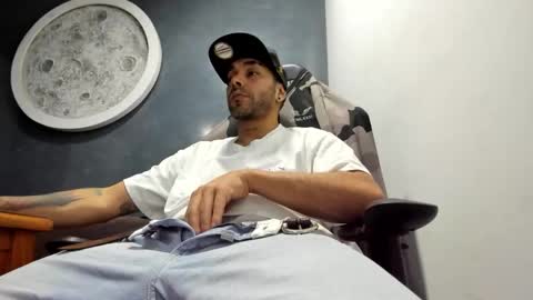 Kevin online show from November 1, 12:04 am