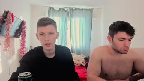 Snapshot of kevin_hornyyy chatting on February 16, 12:21 pm kevin online show from February 16, 12:21 pm