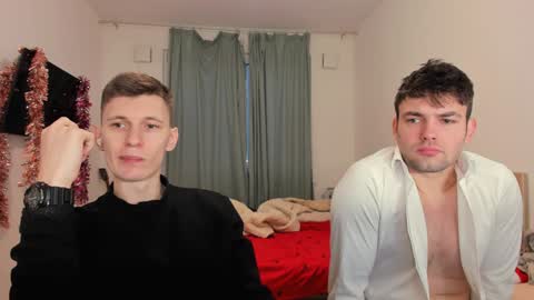 Snapshot of kevin_hornyyy chatting on December 26, 1:21 pm kevin online show from December 26, 1:21 pm