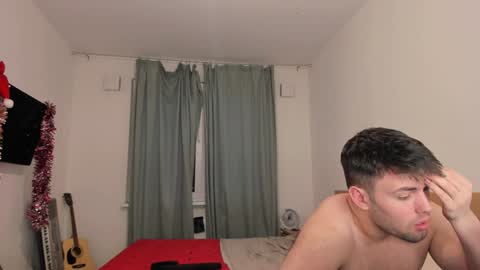Snapshot of kevin_hornyyy chatting on January 20, 11:43 pm kevin online show from January 20, 11:43 pm