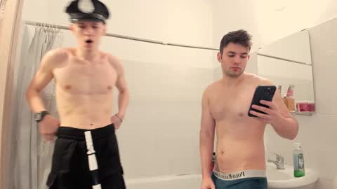 Snapshot of kevin_hornyyy chatting on February 8, 1:11 pm kevin online show from February 8, 1:11 pm