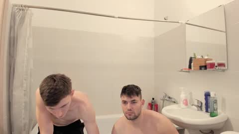 Snapshot of kevin_hornyyy chatting on January 16, 1:14 pm kevin online show from January 16, 1:14 pm