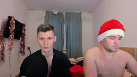 Snapshot of kevin_hornyyy chatting on December 20, 1:11 pm kevin online show from December 20, 1:11 pm