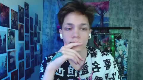 Kevin online show from April 25, 4:15 am