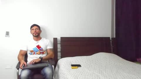 Snapshot of kevin_malone22 chatting on January 31, 11:35 pm kevin_malone22 online show from January 31, 11:35 pm