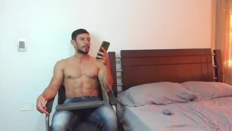 Snapshot of kevin_malone22 chatting on December 9, 5:13 pm kevin_malone22 online show from December 9, 5:13 pm