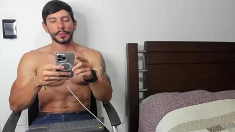 kevin_malone22 online show from November 12, 3:56 am