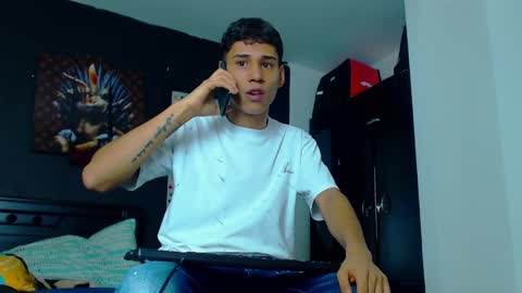 Snapshot of kevin_marlon chatting on March 6, 5:11 pm Kevin y marlon online show from March 6, 5:11 pm