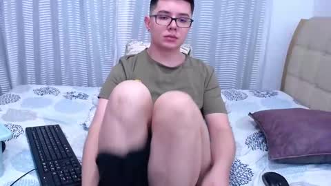 Snapshot of kevinhunts chatting on January 20, 6:53 pm Kevin online show from January 20, 6:53 pm