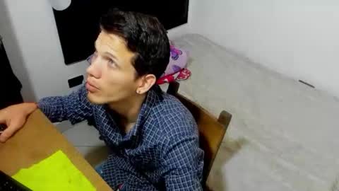 Snapshot of kevinkewma chatting on October 22, 12:09 pm kevinkewma online show from October 22, 12:09 pm