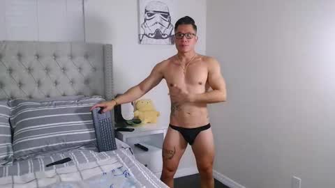 Snapshot of kevinkham chatting on October 28, 12:46 am kevinkham online show from October 28, 12:46 am