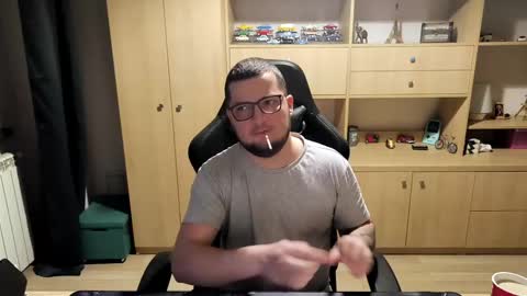 Kevinn online show from April 3, 4:37 pm