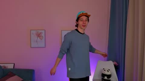 kevinstrike online show from April 11, 7:45 am