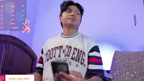 kevin and ottis online show from April 25, 11:13 pm