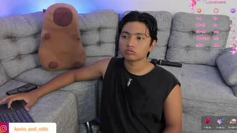 kevin and ottis online show from May 3, 9:17 pm