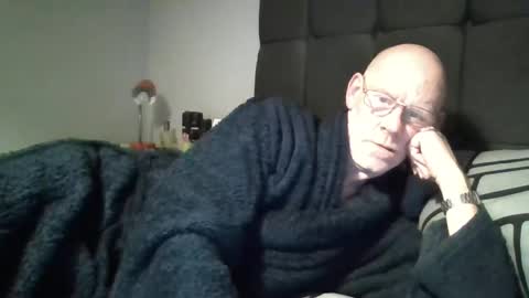kevlooking4sez online show from January 2, 11:38 pm