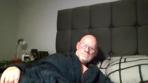 kevlooking4sez online show from December 24, 11:55 pm