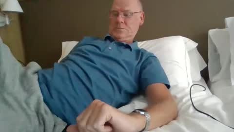 kevlooking4sez online show from October 17, 4:00 pm