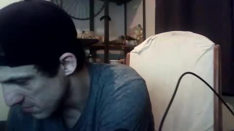 kevmtl8pc online show from April 24, 7:11 am