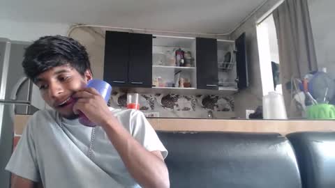 khevinlopezonig online show from April 18, 7:07 pm