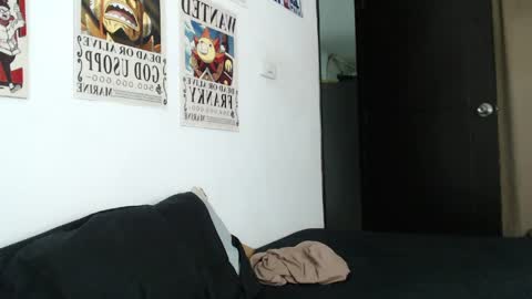 khevinlopezonig online show from April 21, 1:42 am