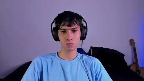 Snapshot of khozler_ chatting on February 9, 3:22 am khozler_ online show from February 9, 3:22 am