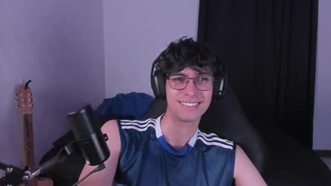 Snapshot of khozler_ chatting on September 11, 12:31 am khozler_ online show from September 11, 12:31 am