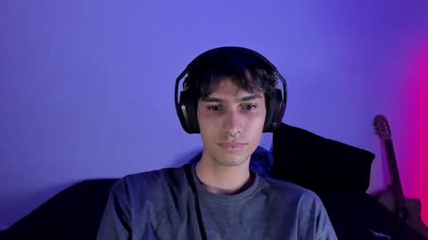 Snapshot of khozler_ chatting on February 4, 2:39 am khozler_ online show from February 4, 2:39 am