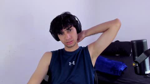 Snapshot of khozler_ chatting on December 15, 1:54 pm khozler_ online show from December 15, 1:54 pm