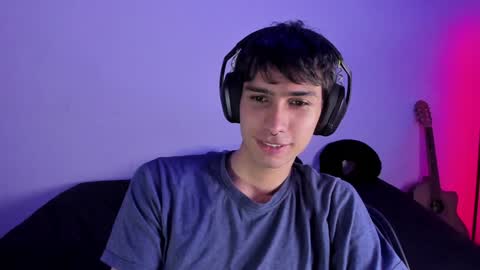 Snapshot of khozler_ chatting on February 2, 1:55 am khozler_ online show from February 2, 1:55 am