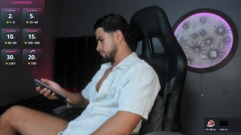 Khriss brown online show from November 19, 9:14 pm