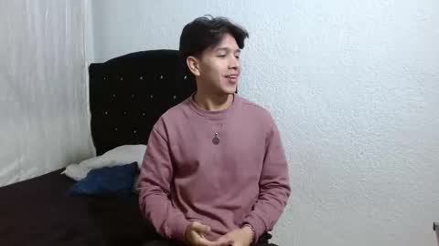 Snapshot of kianryu chatting on October 6, 11:42 pm Adrian Chlloe online show from October 6, 11:42 pm
