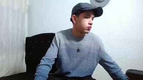 Snapshot of kianryu chatting on October 10, 12:37 am Adrian Chlloe online show from October 10, 12:37 am