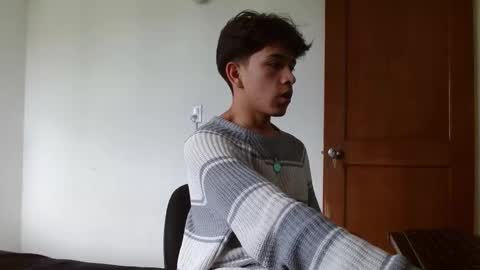Snapshot of kianryu chatting on October 8, 9:08 pm Adrian Chlloe online show from October 8, 9:08 pm