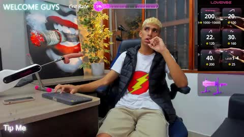 Snapshot of kieran_derek chatting on January 18, 7:26 pm Kieran Derek online show from January 18, 7:26 pm
