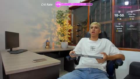Snapshot of kieran_derek chatting on December 30, 7:32 pm Kieran Derek online show from December 30, 7:32 pm