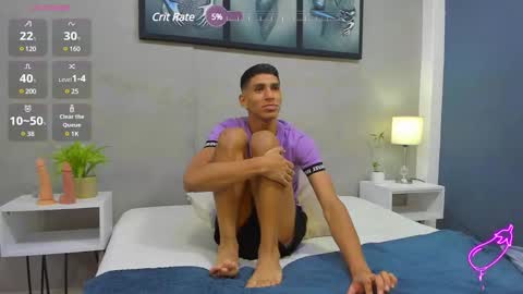 Snapshot of kieran_derek chatting on December 20, 3:25 am Kieran Derek online show from December 20, 3:25 am