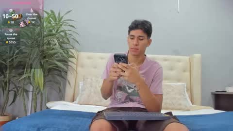 Snapshot of kieran_derek chatting on September 15, 3:19 am Kieran Derek online show from September 15, 3:19 am