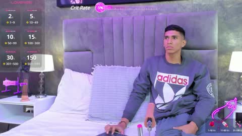 Snapshot of kieran_derek chatting on December 3, 11:43 am Kieran Derek online show from December 3, 11:43 am