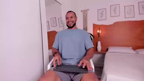 Snapshot of killua_zagarra_ chatting on September 24, 9:57 pm Kilua Muscle guy online show from September 24, 9:57 pm