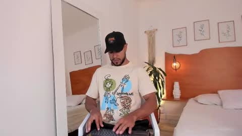 Snapshot of killua_zagarra_ chatting on September 8, 8:41 pm Kilua Muscle guy online show from September 8, 8:41 pm