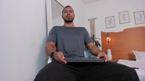 Kilua Muscle guy online show from May 23, 9:20 pm